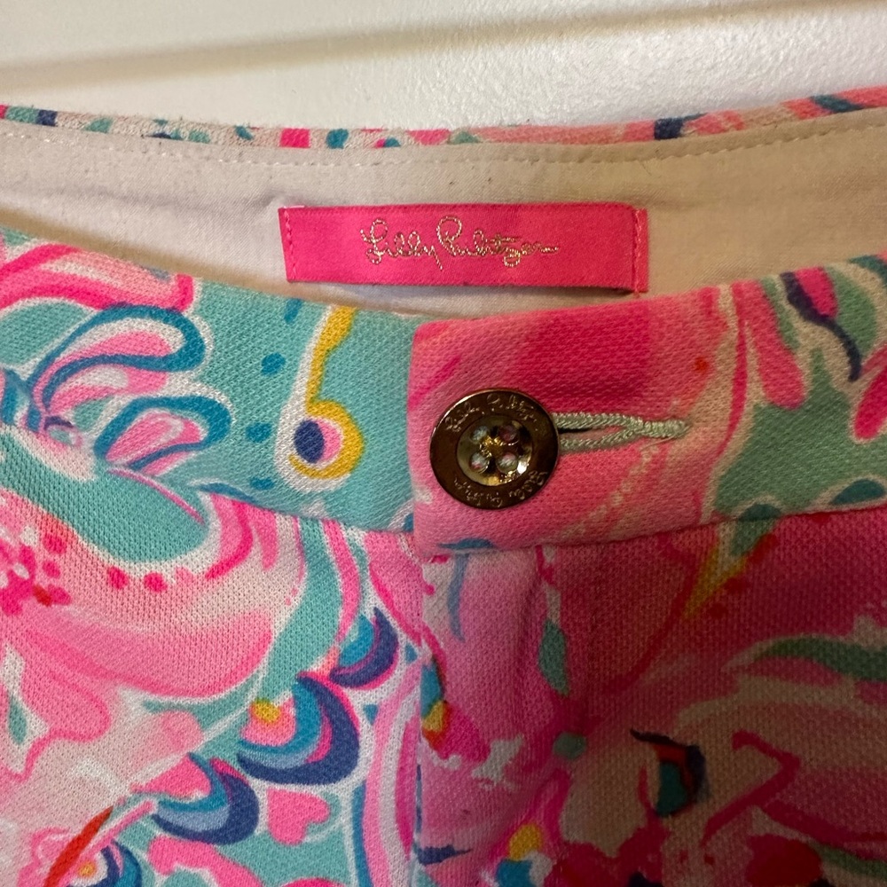 Lilly Pulitzer size 4 Pink and Blue Shorts. Scallop hem - Picture 3 of 7